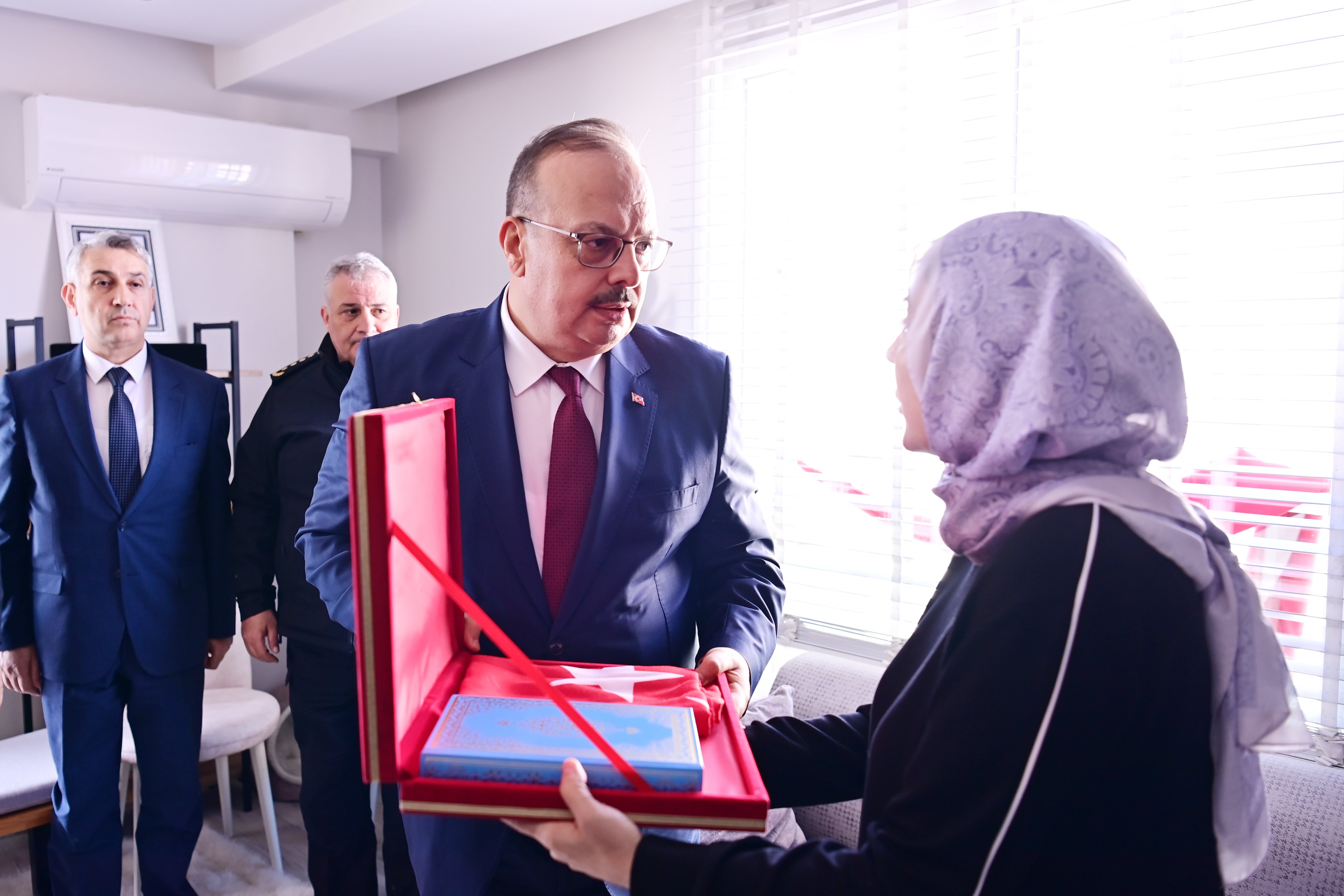 G Dyy Um W4 A Acf3 W