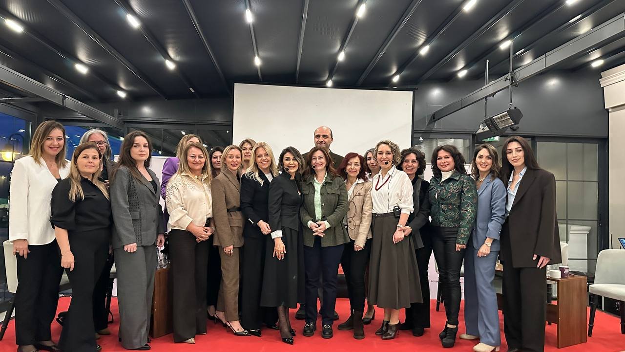 KAMEDER'den 'kadın sağlığı ve menopoz' konulu panel!