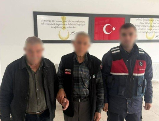 Kayıp alzheimer hastasına jandarma zamanında yetişti