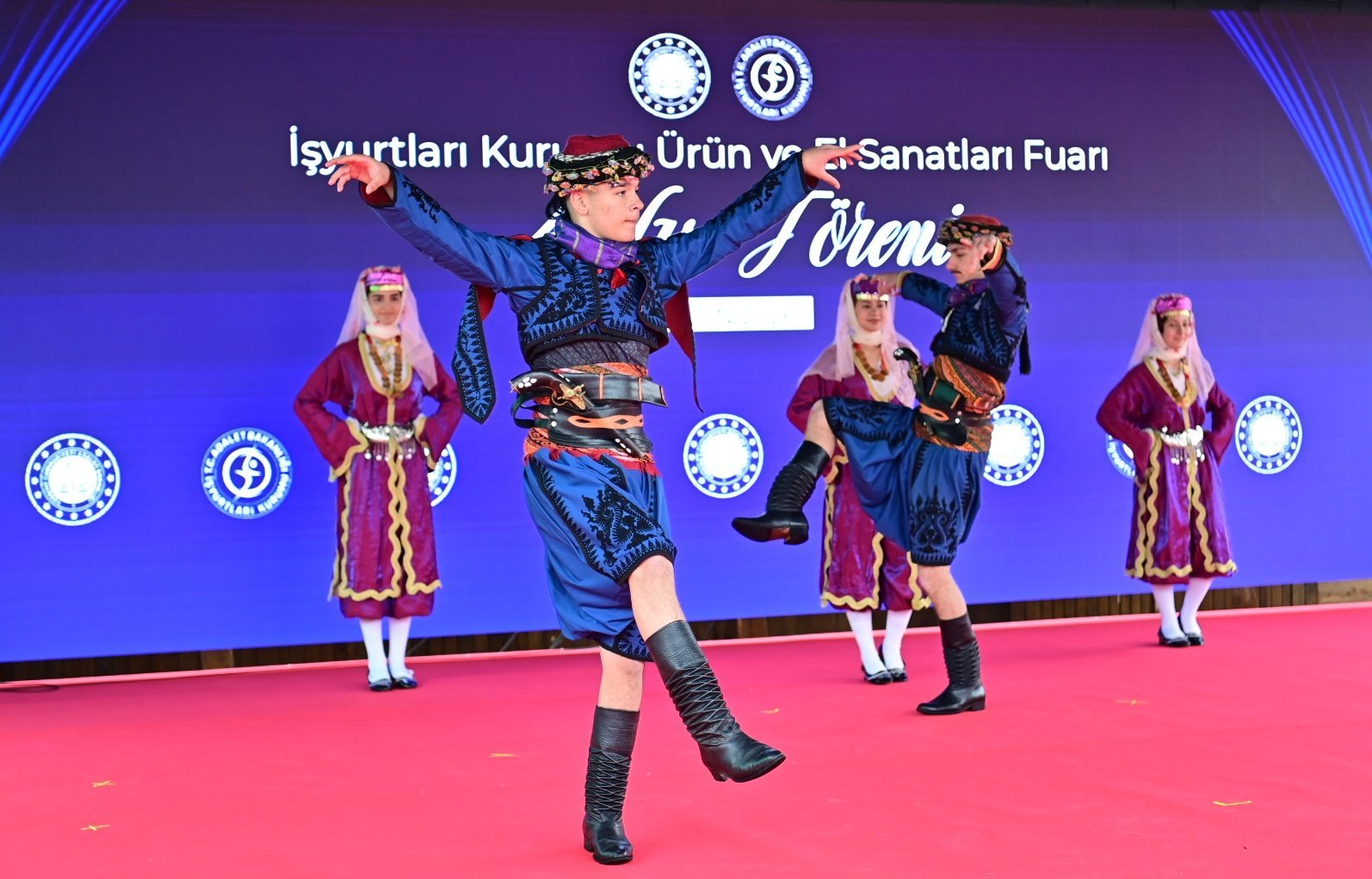 H F Do3 Rk Wo A A Vz7R