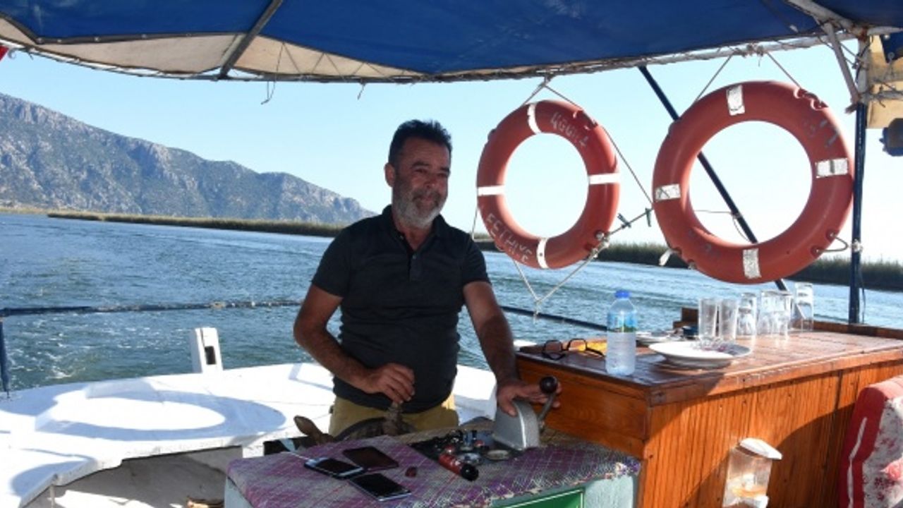 Dalyan’da sezonu gecikmeli açan tekneciler turistleri bekliyor
