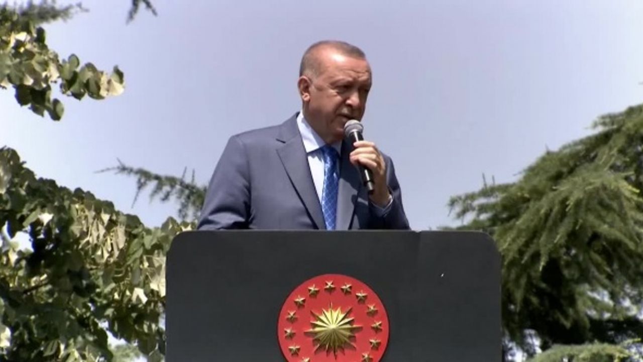 ERDOĞAN, TANK PALET FABRİKASINDA: "KİM YABANCILARA SATILDIĞINI İDDİA EDİYORSA, YALAN SÖYLÜYOR"