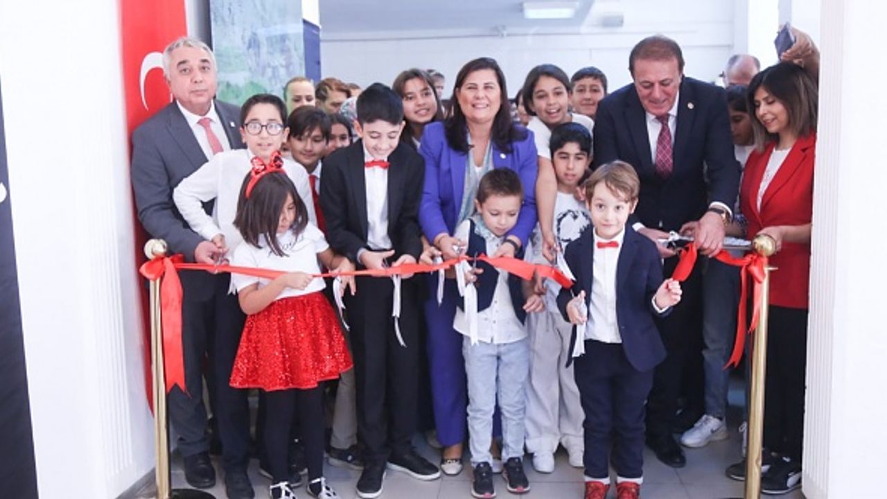 Başkan Çerçioğlu 29 Ekim sergisinin açılışını yaptı