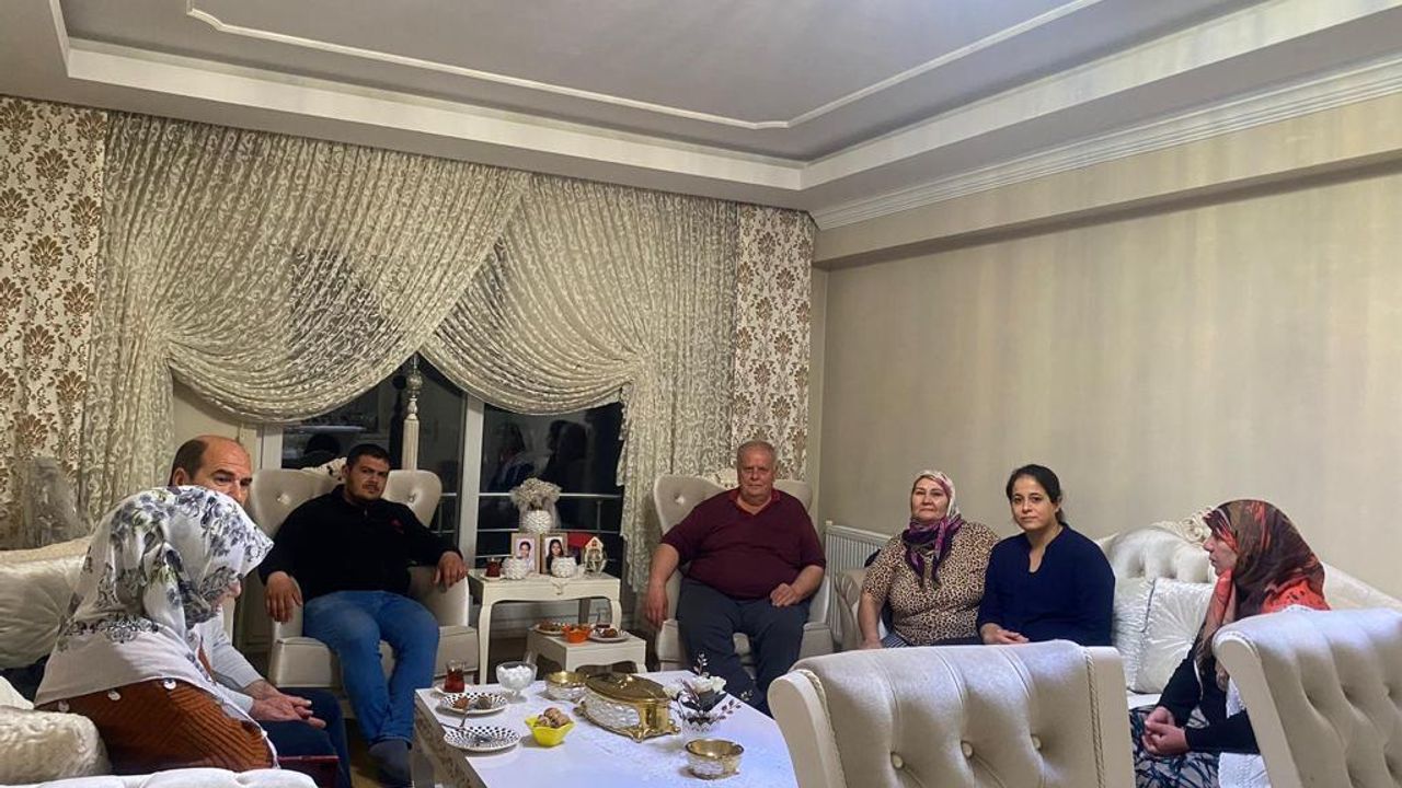 Gönüllü aileler akşam sofrasını şehrin yeni misafirleri ile paylaştı 