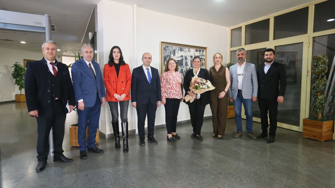 Ege Bölgesi Sivas ve Erzincan Dernekleri Federasyonu’ndan Başkan Çerçioğlu’na ziyaret