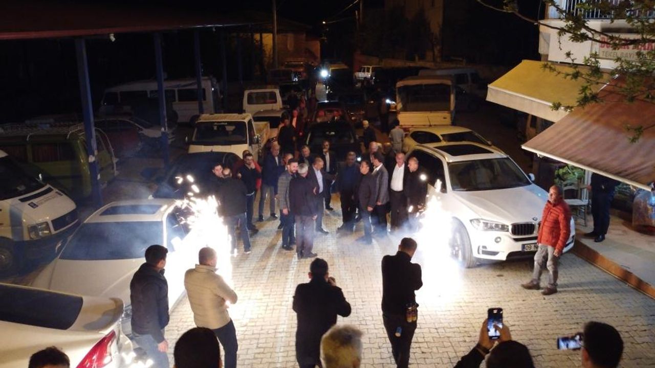 AK Partili Abak Nazilli'de meşaleler ile karşılandı