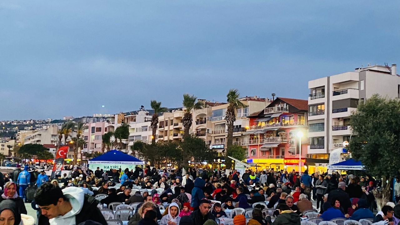 Aydın Büyükşehir'den 15 bin kişilik iftar sofrası