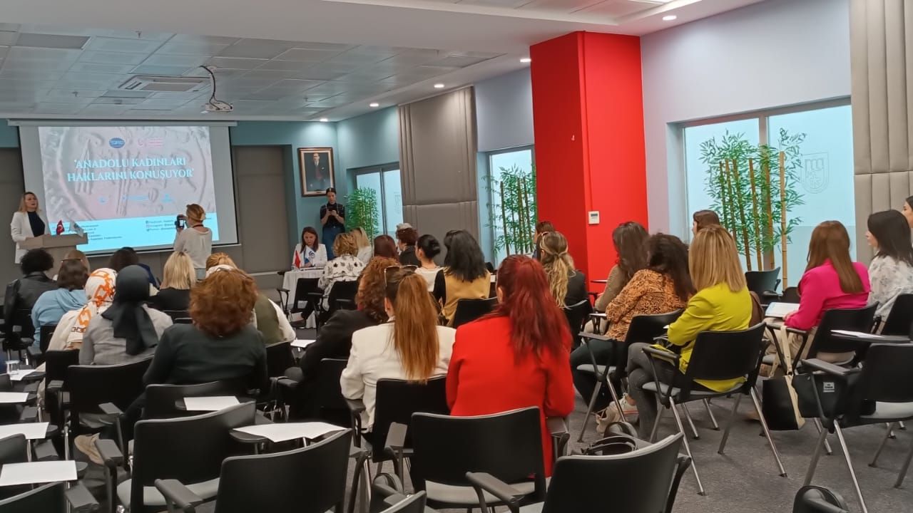 Anadolu kadınları hem iş hem haklarını konuşuyor