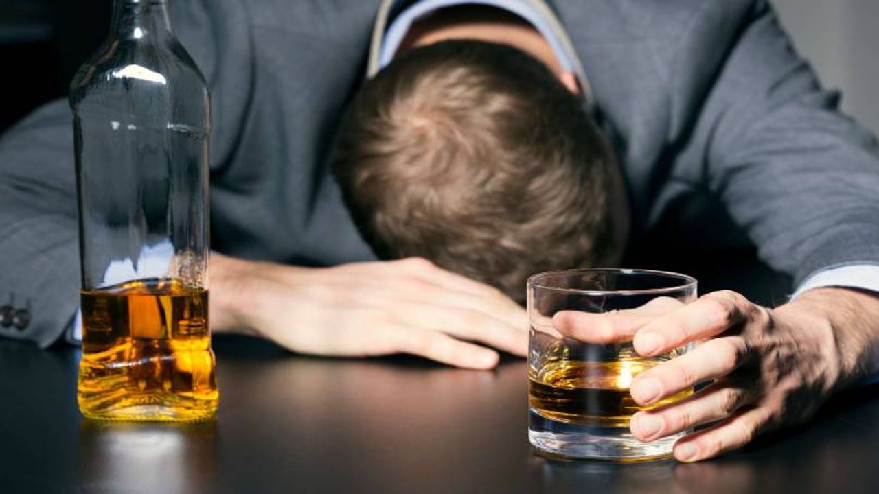 Fazla alkol tüketimi kas kütlelerini azaltıyor