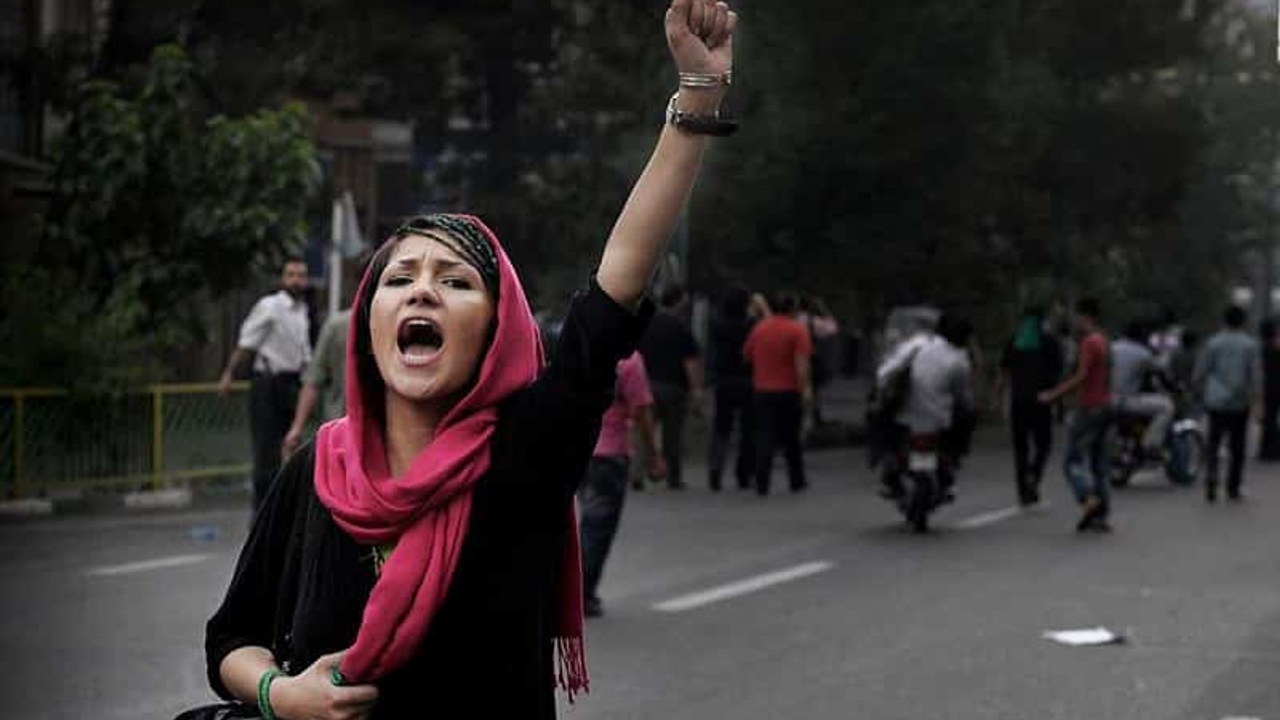 İran’da direnen bütün kadınlara selam olsun!