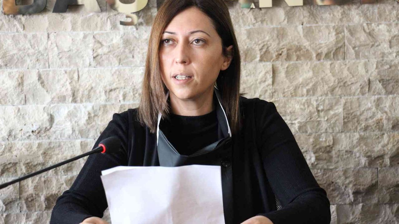 AK Parti Aydın İl Kadın Kolları Başkanı Göğde görevden ayrıldı