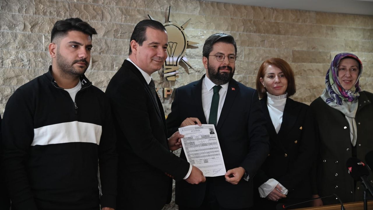 Gazeteci Erman Çetin AK Parti'den Efeler Belediye Başkanlığına aday adayı oldu