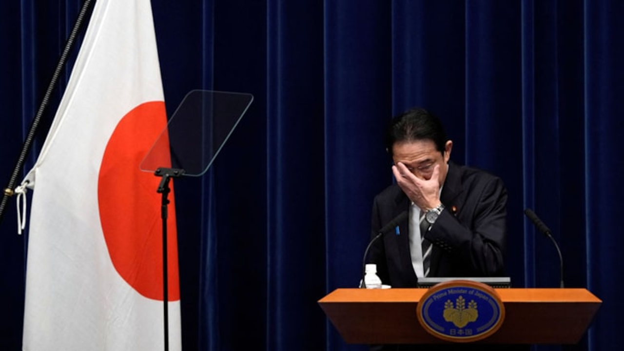 Japonya'da bakanlar istifa etti