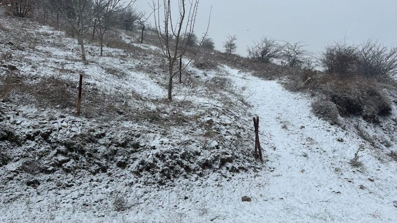 Nazilli'de dağ köyleri beyaza büründü