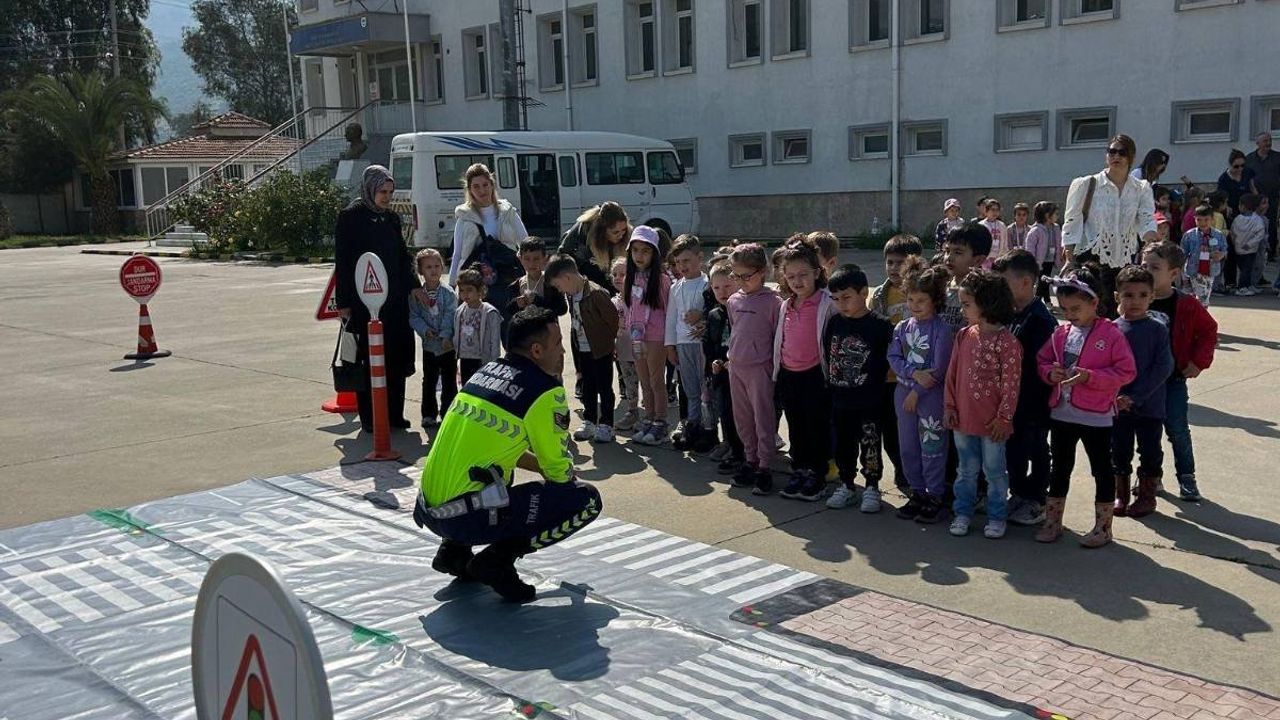 Çine'de öğrenciler jandarma tarafından bilgilendirildi