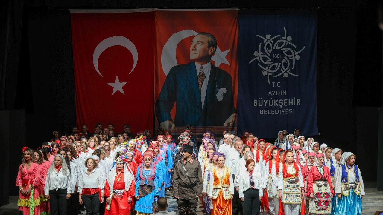 Başkan Çerçioğlu'nun kültür ve sanata destekleri devam ediyo