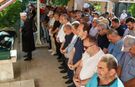 ADÜ'lü profesörün annesi son yolculuğuna uğurlandı