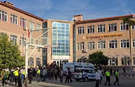 Manisa'da okul önünde silahlı saldırı
