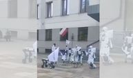 Polonya’da robotlar sokağa çıktı: Bu kez kendi hakları için protesto ettiler!