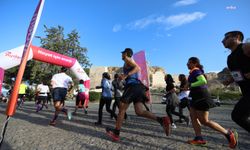 EFES Ultra Maraton koşucuları plaketlerini depremzedelere bağışladı
