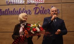 Efeler’in kadınlarından Ayşe Kulin’e yoğun ilgi