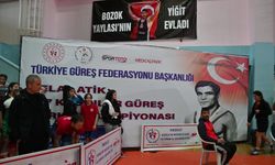 Kadınlar Türkiye Güreş Şampiyonası başladı
