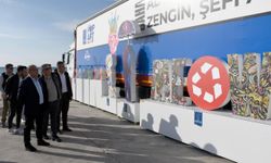 ‘Milletin Hayali’ gezici pop-art sokak sergisi Kuşadası’nda açıldı