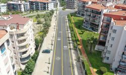 Büyükşehir Kuşadası Şükrü Küçük Caddesi’ni yeniledi