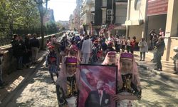 Miniklerin 23 Nisan korteji ilgiyle karşılandı