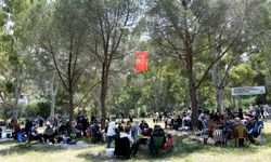 Kuşadası'nda etli pilav şenliği yoğun ilgi gördü