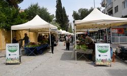 Kuşadası'nın yerel üretici pazarı vatandaşın ilk adresi oldu