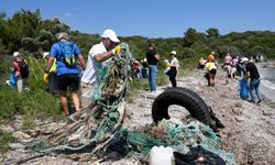 Kuşadası Milli Park'ta kıyı temizliği yapıldı