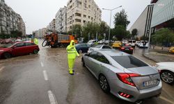 İzmir'de metrekareye 50 kilogram yağış düştü