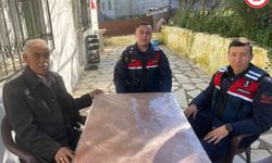 Aydın'da jandarma ekipleri şehit babasını ziyaret etti