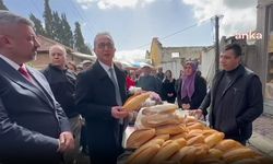 İncirliova'da pazarı gezen Tezcan: Vatandaş ekmeğe de muhtaç olmuş