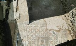 Side Antik Kenti'nde tarihi mozaik zemin keşfedildi