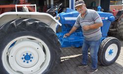 Yarım asırlık traktörüne gözü gibi bakıyor