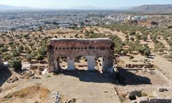 3 bin yıllık tarihi kentteki tiyatro ve stadyum gün yüzüne çıkmayı bekliyor