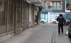 Doğalgaz kutusu üzerinde unutulan çanta, ekipleri harekete geçirdi