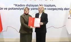 AK Parti Efeler'de bayrak değişimi gerçekleşti!
