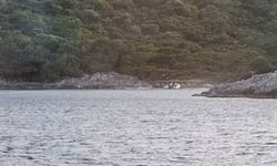 Kuşadası'nda yasaklı bölgeye zodyak botla girdiler!