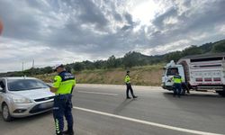 Köşk'te jandarma 98 aracı kontrol etti