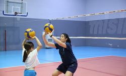 Başkan Çerçioğlu minik sporcuları voleybolla buluşturuyor