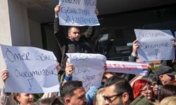 CHP'liler Kuşadası'nda demokrasi nöbeti başlattı!