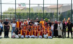 Efeler Galatasaray Futbol Okulu’nda geleceğin futbolcuları yetişiyor