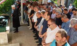 ADÜ'lü profesörün annesi son yolculuğuna uğurlandı