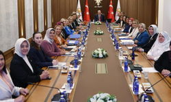 Foça Belediye Başkanı Saniye Bora Fıçı AK Parti’ye katıldı