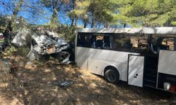 Germencik'te tur otobüsü ve minibüs çarpıştı!