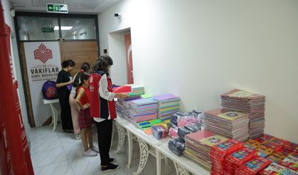Aydın Vakıflar Bölge Müdürlüğü’nden ihtiyaç sahibi öğrencilere kırtasiye desteği