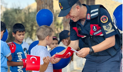 Aydın İl Jandarma Komutanlığı, Dereağzı ilkokulu öğrencilerini ziyaret etti